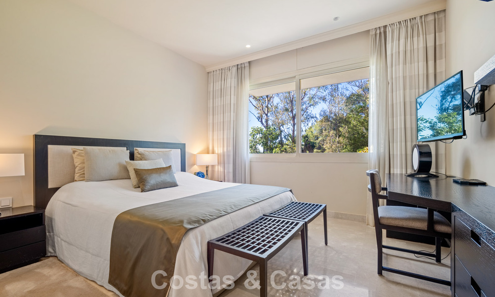 Apartamento doble, dúplex listo para entrar a vivir en la Milla de Oro de Marbella 788533