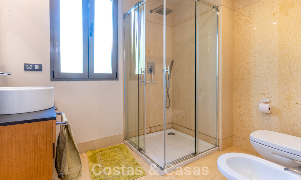 Apartamento contemporáneo con amplia terraza esquinera en venta en Marbella - Benahavís 788704