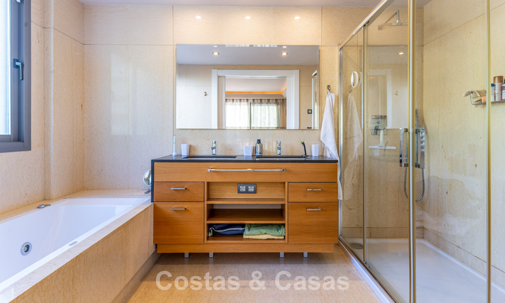 Apartamento contemporáneo con amplia terraza esquinera en venta en Marbella - Benahavís 788712