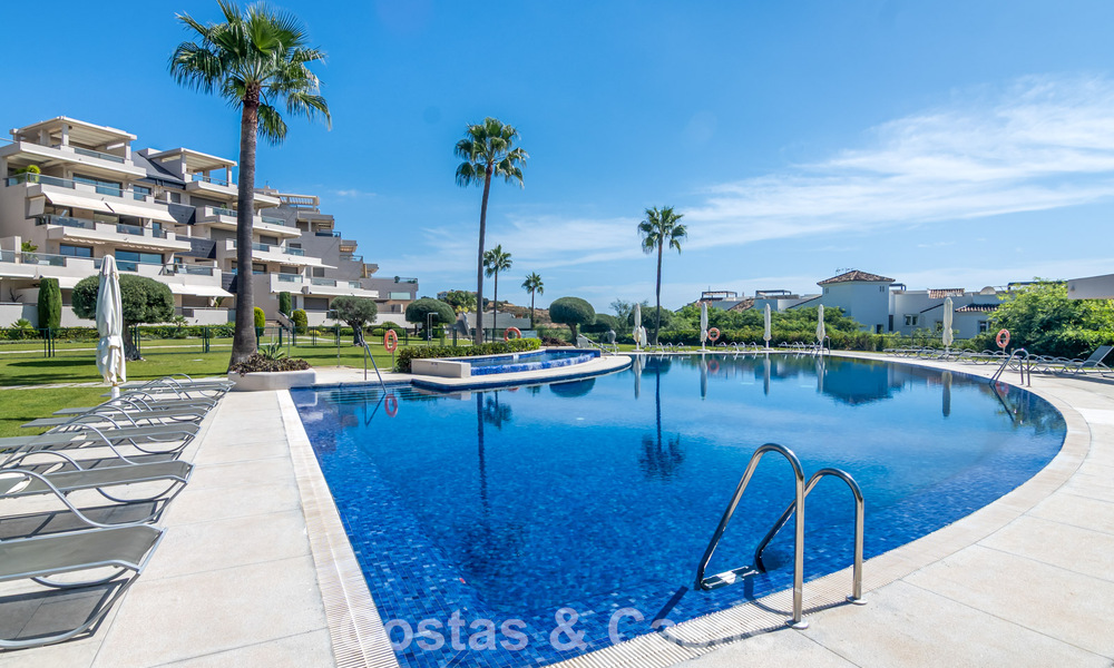 Apartamento contemporáneo con amplia terraza esquinera en venta en Marbella - Benahavís 788721