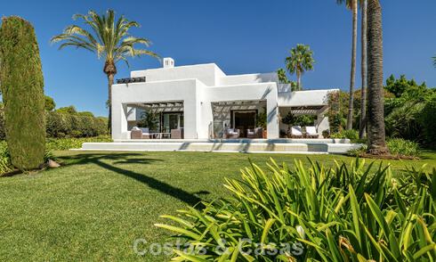 Villa modernista, lista para entrar a vivir, en venta, rodeada de campos de golf de primera categoría en la Costa del Sol 788277