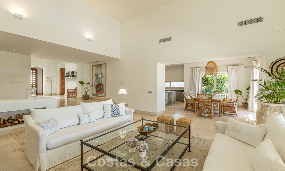 Villa modernista, lista para entrar a vivir, en venta, rodeada de campos de golf de primera categoría en la Costa del Sol 788281