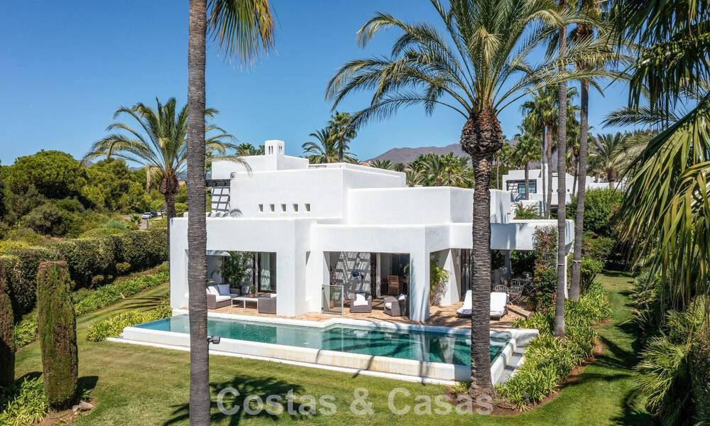 Villa modernista, lista para entrar a vivir, en venta, rodeada de campos de golf de primera categoría en la Costa del Sol 788286