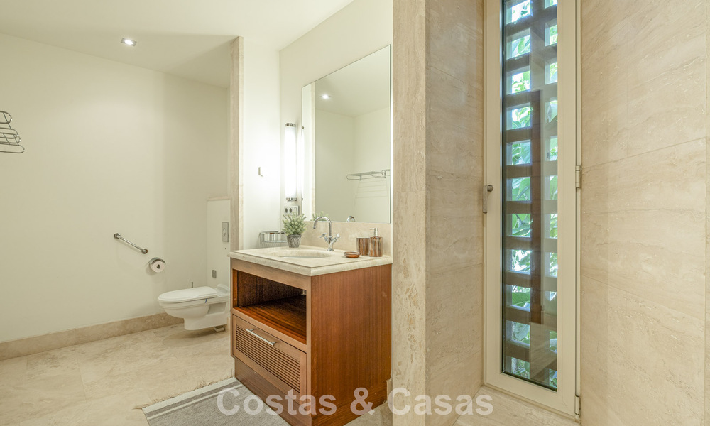 Villa modernista, lista para entrar a vivir, en venta, rodeada de campos de golf de primera categoría en la Costa del Sol 788300