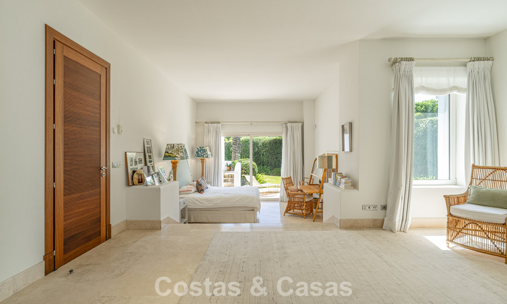 Villa modernista, lista para entrar a vivir, en venta, rodeada de campos de golf de primera categoría en la Costa del Sol 788302