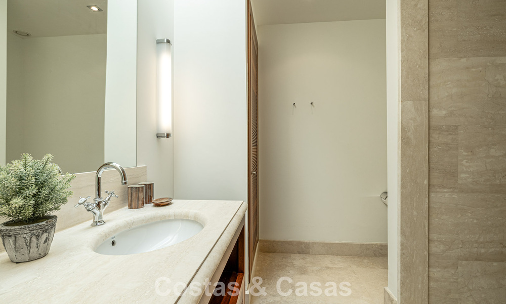 Villa modernista, lista para entrar a vivir, en venta, rodeada de campos de golf de primera categoría en la Costa del Sol 788310