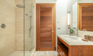 Villa modernista, lista para entrar a vivir, en venta, rodeada de campos de golf de primera categoría en la Costa del Sol 788311 