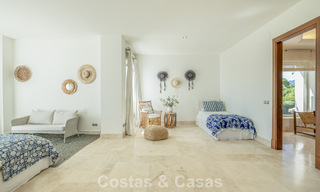 Villa modernista, lista para entrar a vivir, en venta, rodeada de campos de golf de primera categoría en la Costa del Sol 788312 