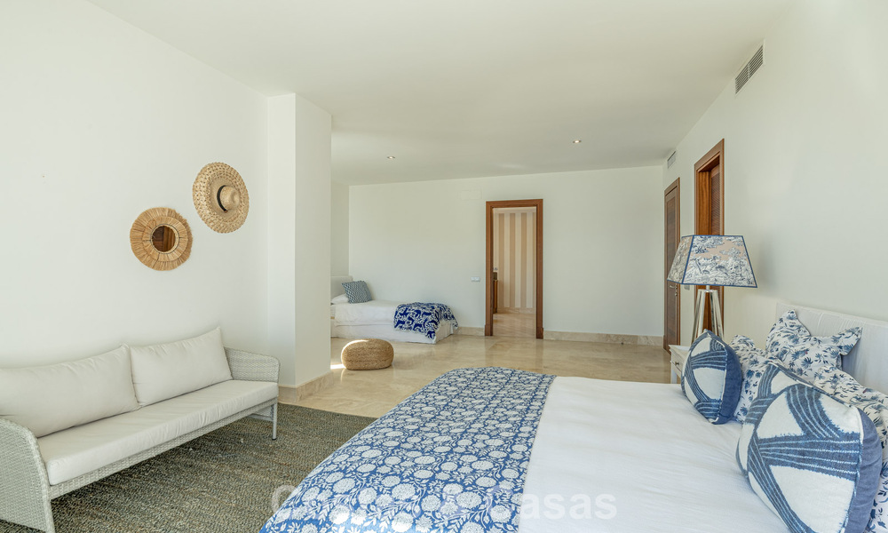 Villa modernista, lista para entrar a vivir, en venta, rodeada de campos de golf de primera categoría en la Costa del Sol 788314