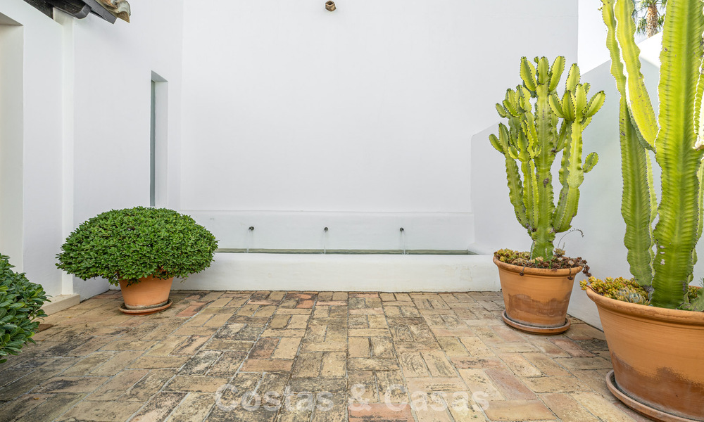 Villa modernista, lista para entrar a vivir, en venta, rodeada de campos de golf de primera categoría en la Costa del Sol 788320