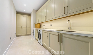 Villa exclusiva con vistas al mar en venta en una urbanización privada en La Quinta, Marbella - Benahavís 788543 