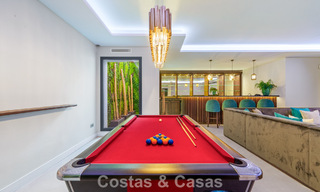 Villa exclusiva con vistas al mar en venta en una urbanización privada en La Quinta, Marbella - Benahavís 788550 