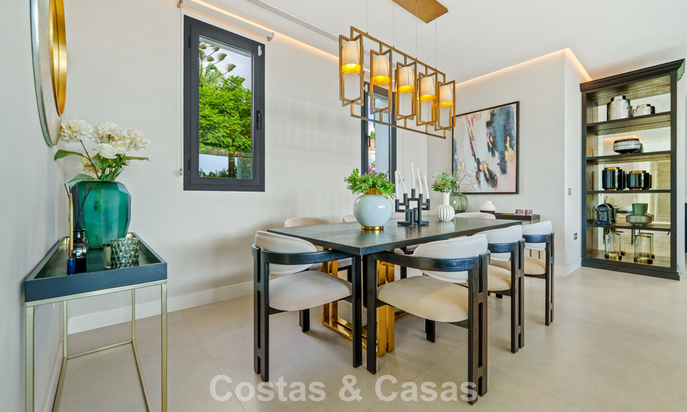 Villa exclusiva con vistas al mar en venta en una urbanización privada en La Quinta, Marbella - Benahavís 788552