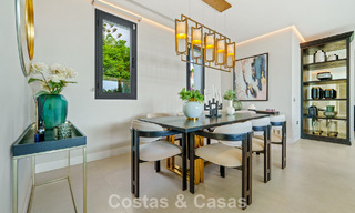 Villa exclusiva con vistas al mar en venta en una urbanización privada en La Quinta, Marbella - Benahavís 788552 