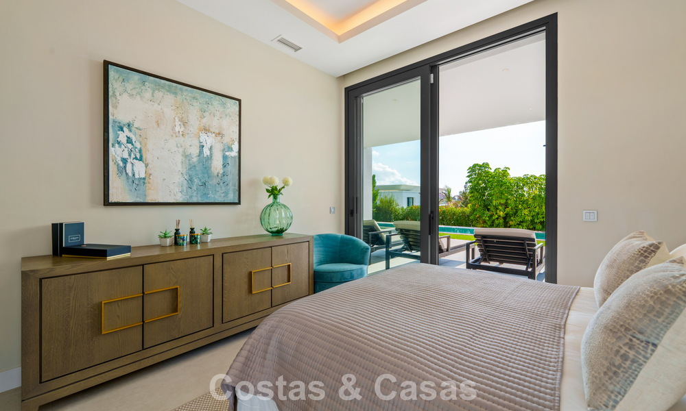 Villa exclusiva con vistas al mar en venta en una urbanización privada en La Quinta, Marbella - Benahavís 788561