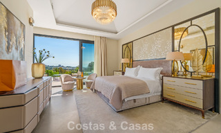 Villa exclusiva con vistas al mar en venta en una urbanización privada en La Quinta, Marbella - Benahavís 788579 