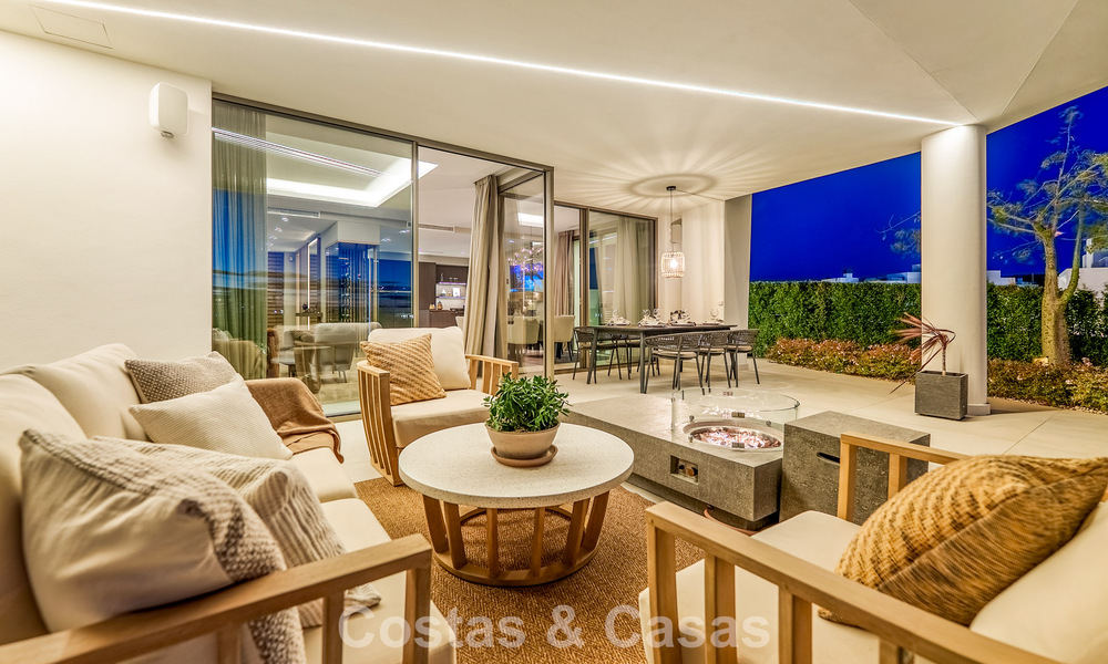 Casa con vistas panorámicas al mar en venta en un prestigioso complejo residencial cerrado en Nueva Andalucía, Marbella 788593