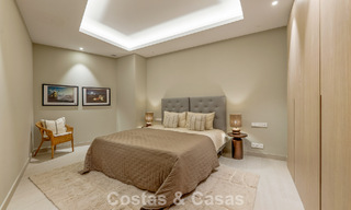 Casa con vistas panorámicas al mar en venta en un prestigioso complejo residencial cerrado en Nueva Andalucía, Marbella 788595 