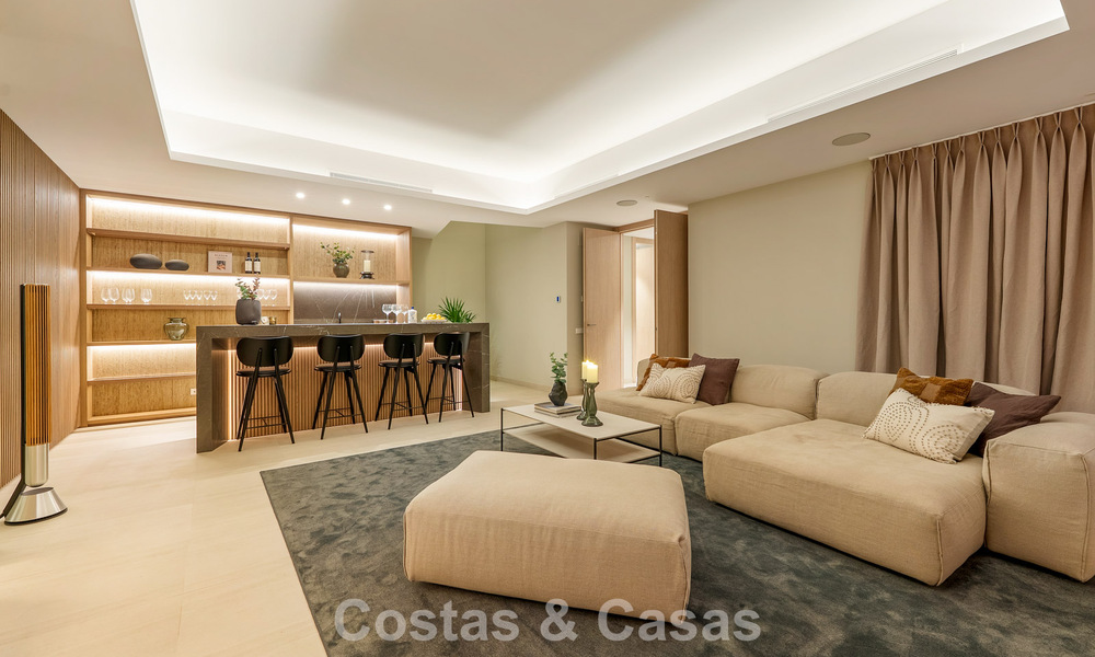 Casa con vistas panorámicas al mar en venta en un prestigioso complejo residencial cerrado en Nueva Andalucía, Marbella 788600