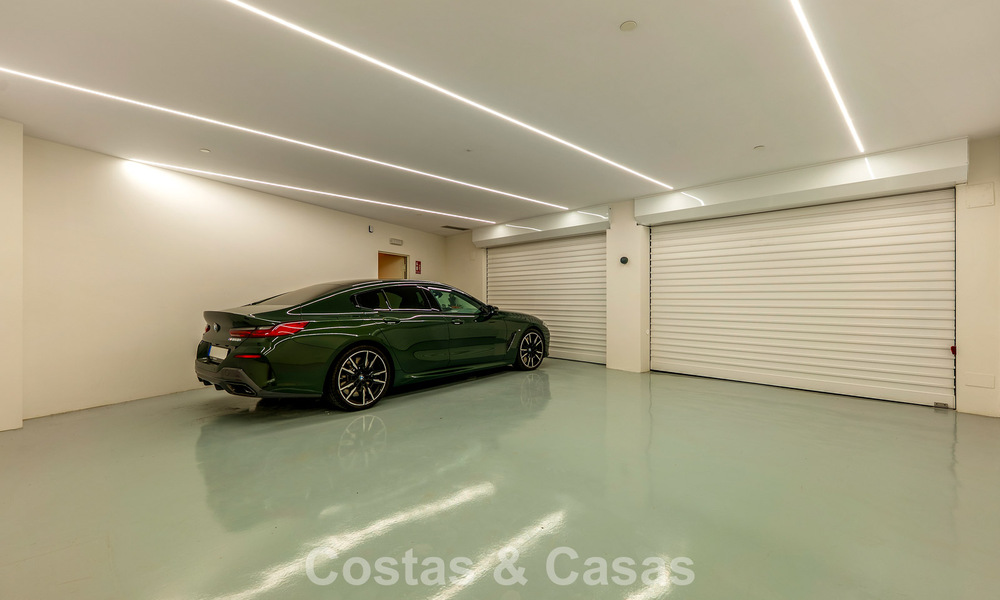 Casa con vistas panorámicas al mar en venta en un prestigioso complejo residencial cerrado en Nueva Andalucía, Marbella 788601