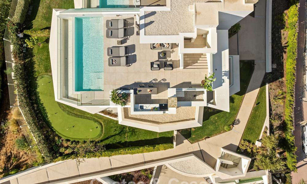 Casa con vistas panorámicas al mar en venta en un prestigioso complejo residencial cerrado en Nueva Andalucía, Marbella 788603