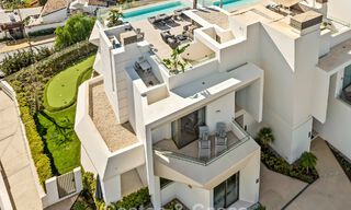 Casa con vistas panorámicas al mar en venta en un prestigioso complejo residencial cerrado en Nueva Andalucía, Marbella 788604 