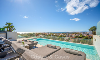 Casa con vistas panorámicas al mar en venta en un prestigioso complejo residencial cerrado en Nueva Andalucía, Marbella 788609 