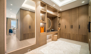 Casa con vistas panorámicas al mar en venta en un prestigioso complejo residencial cerrado en Nueva Andalucía, Marbella 788623 