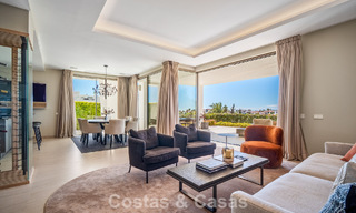 Casa con vistas panorámicas al mar en venta en un prestigioso complejo residencial cerrado en Nueva Andalucía, Marbella 788635 