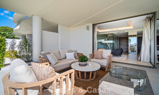 Casa con vistas panorámicas al mar en venta en un prestigioso complejo residencial cerrado en Nueva Andalucía, Marbella 788636 