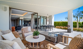 Casa con vistas panorámicas al mar en venta en un prestigioso complejo residencial cerrado en Nueva Andalucía, Marbella 788637 