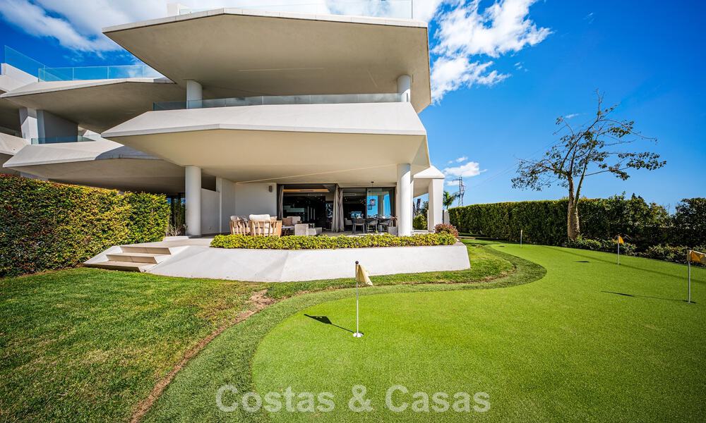 Casa con vistas panorámicas al mar en venta en un prestigioso complejo residencial cerrado en Nueva Andalucía, Marbella 788643