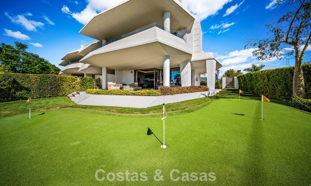 Casa con vistas panorámicas al mar en venta en un prestigioso complejo residencial cerrado en Nueva Andalucía, Marbella 788644