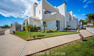 Casa con vistas panorámicas al mar en venta en un prestigioso complejo residencial cerrado en Nueva Andalucía, Marbella 788646 