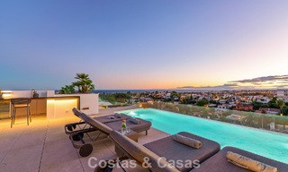 Casa con vistas panorámicas al mar en venta en un prestigioso complejo residencial cerrado en Nueva Andalucía, Marbella 788652 