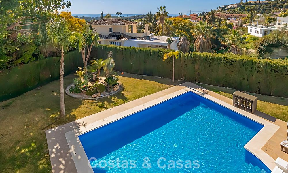 Espaciosa villa de estilo mediterráneo en venta en una prestigiosa urbanización de Marbella - Benahavís 788670
