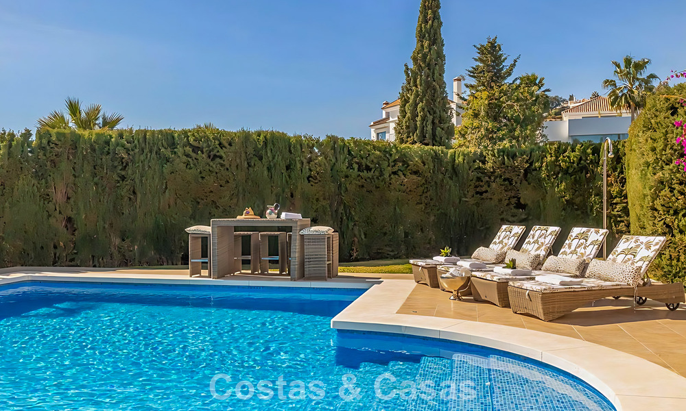 Espaciosa villa de estilo mediterráneo en venta en una prestigiosa urbanización de Marbella - Benahavís 788677