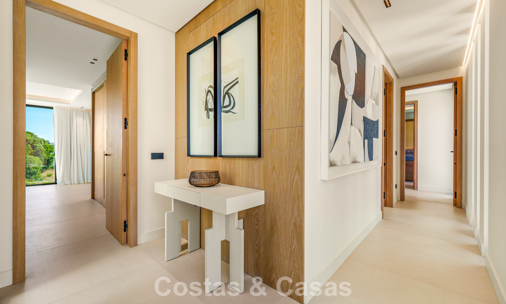 Villa de lujo contemporánea, lista para entrar a vivir, en venta a pocos pasos de la playa y del centro de San Pedro - Marbella 788822