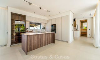 Villa de lujo contemporánea, lista para entrar a vivir, en venta a pocos pasos de la playa y del centro de San Pedro - Marbella 788832 