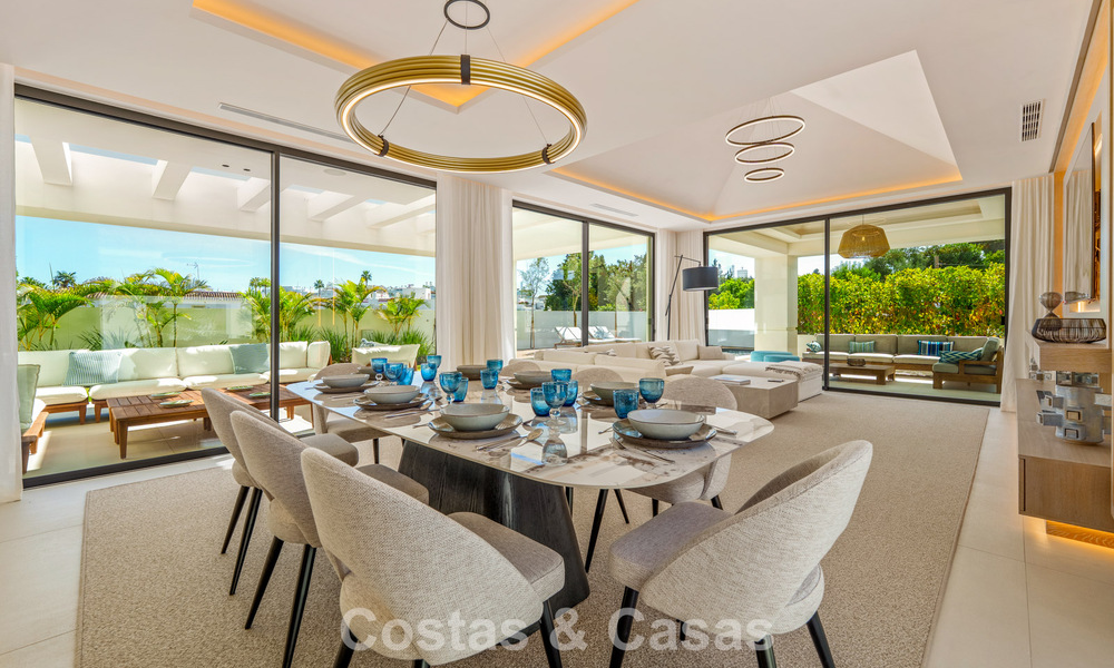 Villa de lujo contemporánea, lista para entrar a vivir, en venta a pocos pasos de la playa y del centro de San Pedro - Marbella 788836