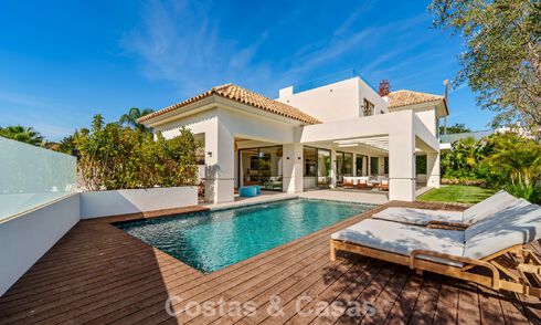 Villa de lujo contemporánea, lista para entrar a vivir, en venta a pocos pasos de la playa y del centro de San Pedro - Marbella 788843