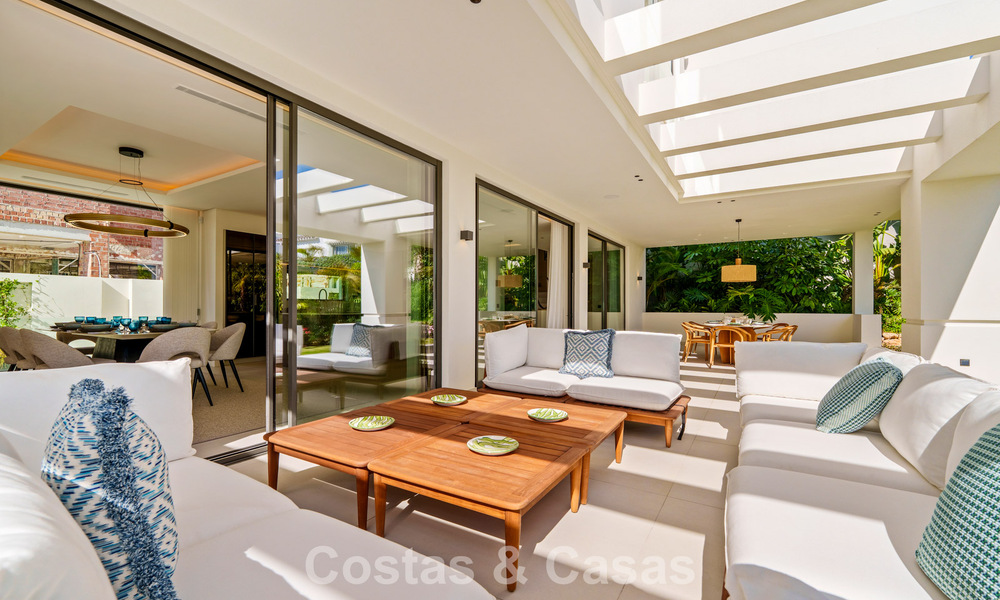 Villa de lujo contemporánea, lista para entrar a vivir, en venta a pocos pasos de la playa y del centro de San Pedro - Marbella 788844