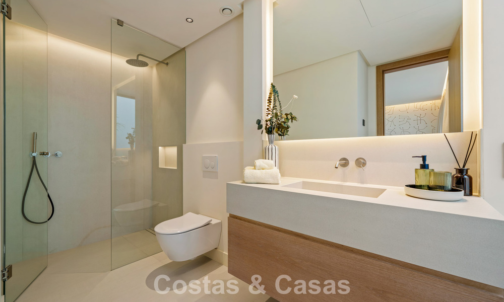 Villa de lujo contemporánea, lista para entrar a vivir, en venta a pocos pasos de la playa y del centro de San Pedro - Marbella 788857