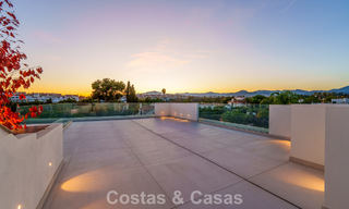 Villa de lujo contemporánea, lista para entrar a vivir, en venta a pocos pasos de la playa y del centro de San Pedro - Marbella 788865 