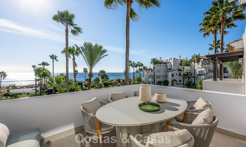 Apartamento con vistas al mar en venta en complejo frente al mar en la Nueva Milla de Oro, entre Marbella y Estepona 788772