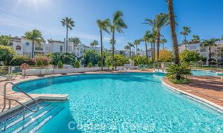 Apartamento con vistas al mar en venta en complejo frente al mar en la Nueva Milla de Oro, entre Marbella y Estepona 788773 