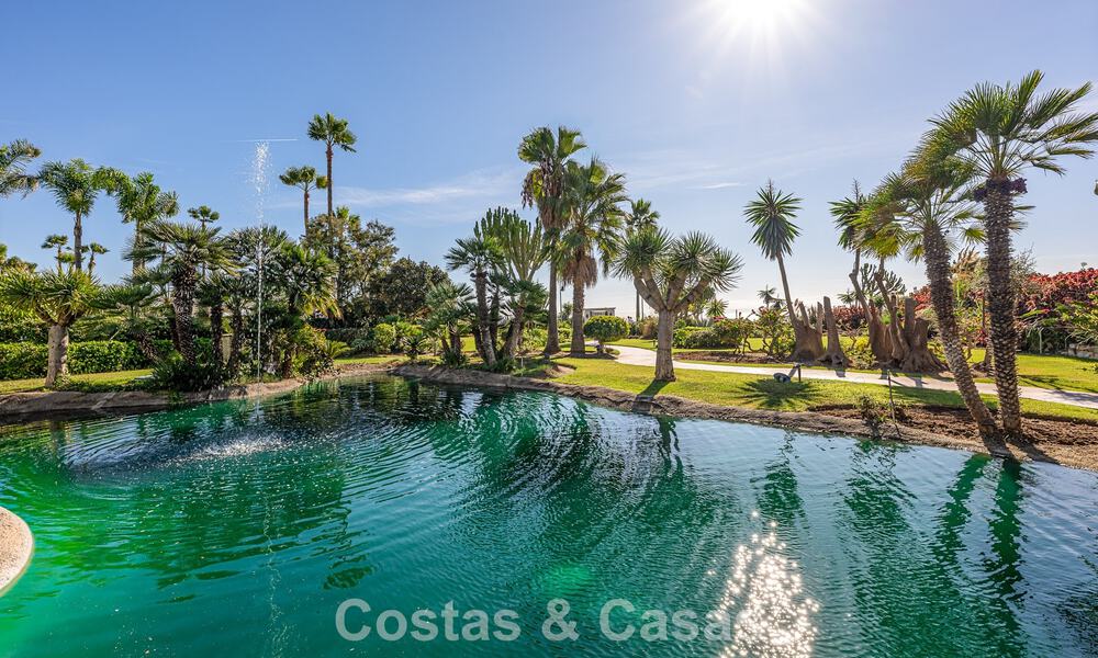 Apartamento con vistas al mar en venta en complejo frente al mar en la Nueva Milla de Oro, entre Marbella y Estepona 788774