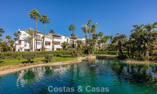 Apartamento con vistas al mar en venta en complejo frente al mar en la Nueva Milla de Oro, entre Marbella y Estepona 788775 