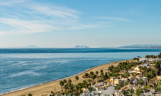 Apartamento con vistas al mar en venta en complejo frente al mar en la Nueva Milla de Oro, entre Marbella y Estepona 788779 