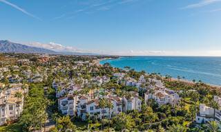 Apartamento con vistas al mar en venta en complejo frente al mar en la Nueva Milla de Oro, entre Marbella y Estepona 788781 
